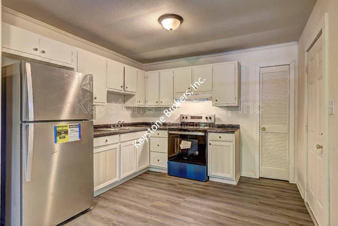 1208 Fourth Ave W - Photo 4 of 9