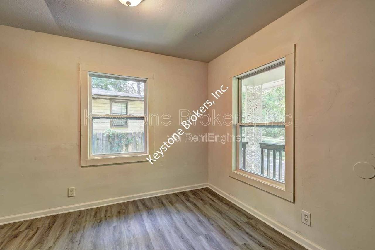 1208 Fourth Ave W - Photo 6 of 9