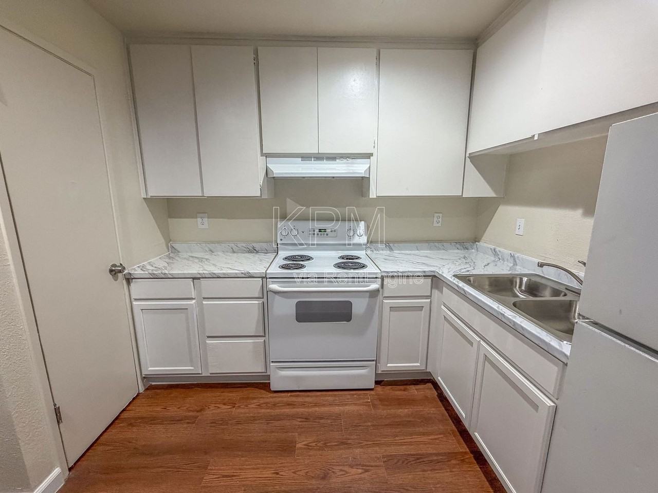 3939 N Pershing Ave #026 - Photo 4 of 12