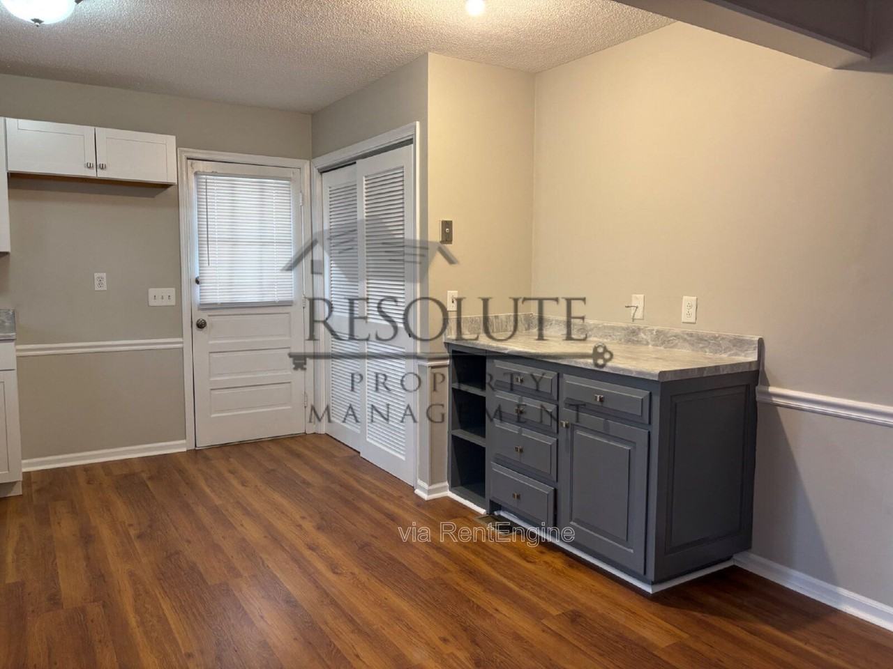 5920 Crepe Myrtle Ct - Photo 5 of 12