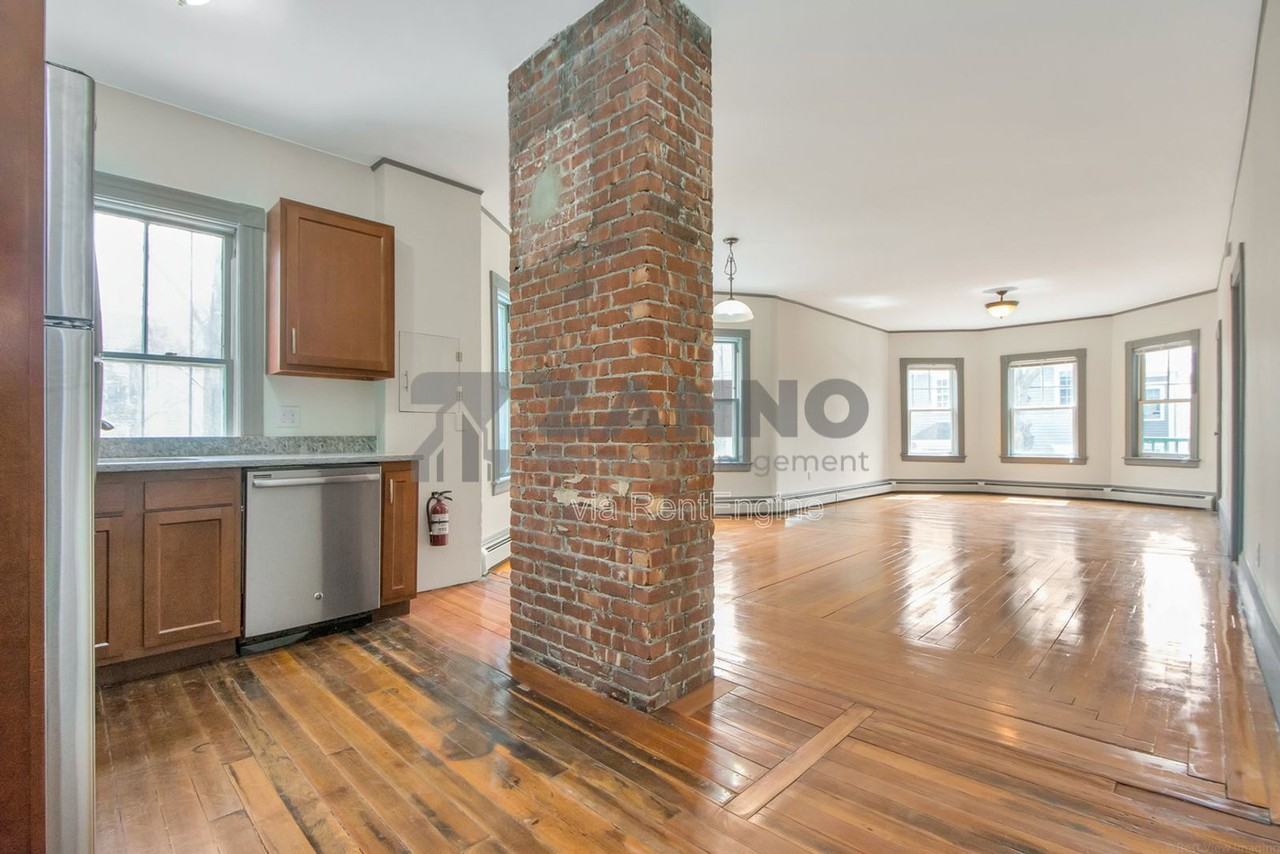 19 Arnold St #1 - Photo 4 of 23