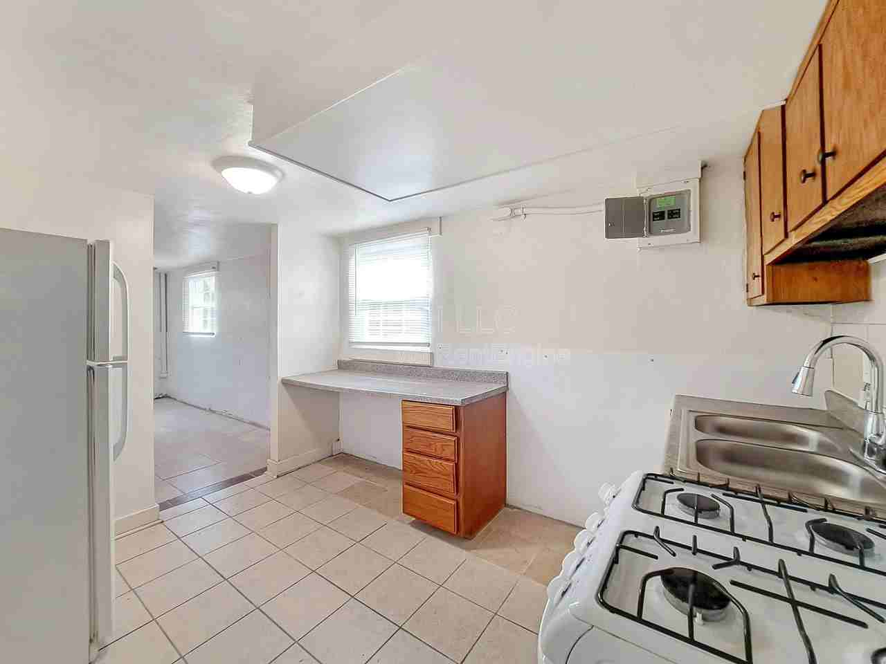 810 W Vine St #1 - Photo 4 of 13