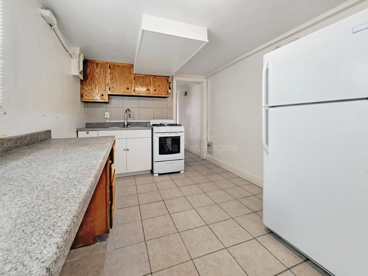 810 W Vine St #1 - Photo 7 of 13