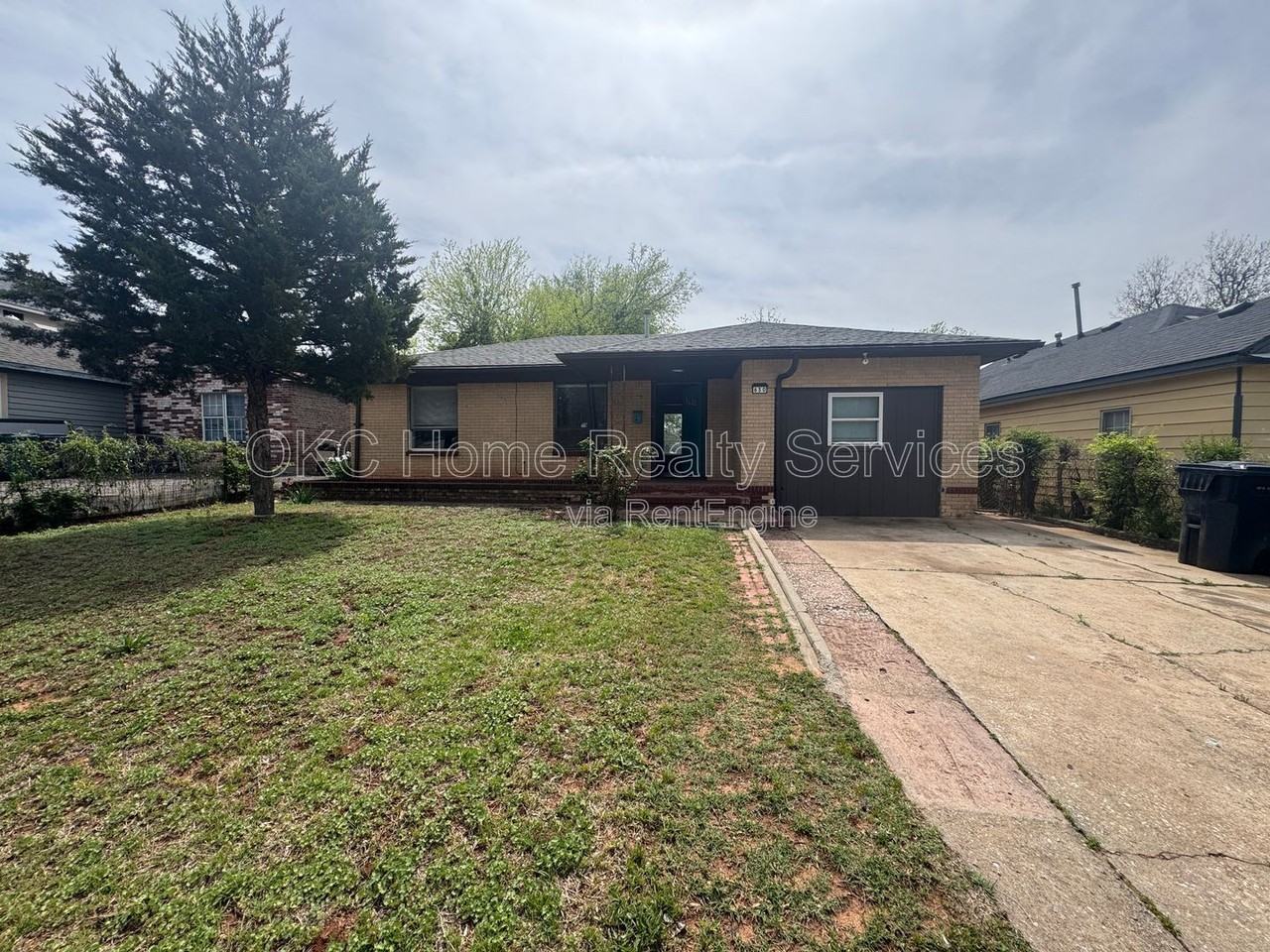 630 Se 21st St - Photo 2 of 13