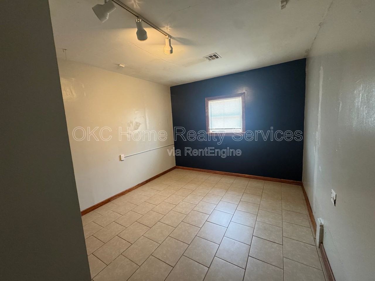 630 Se 21st St - Photo 7 of 13