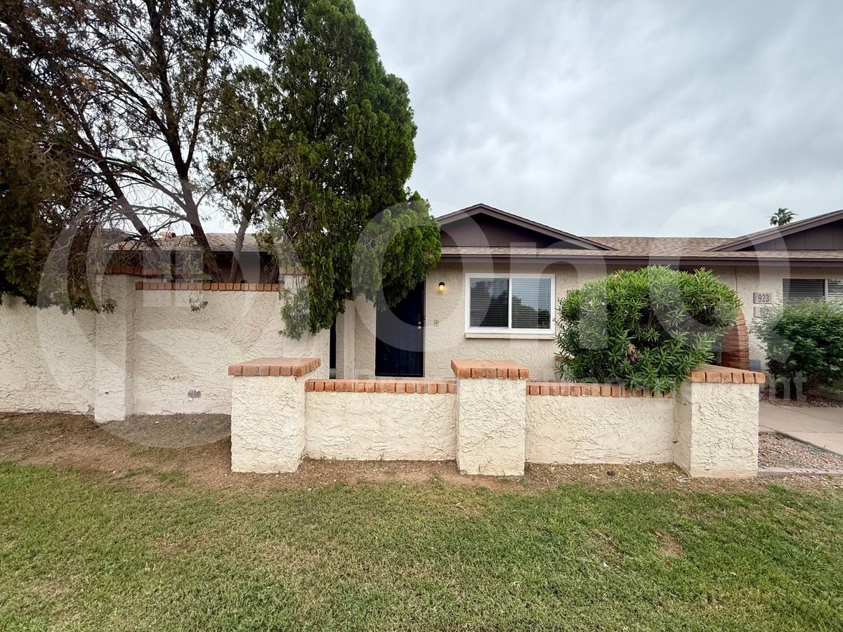 919 W Laguna Dr - Photo 2 of 17