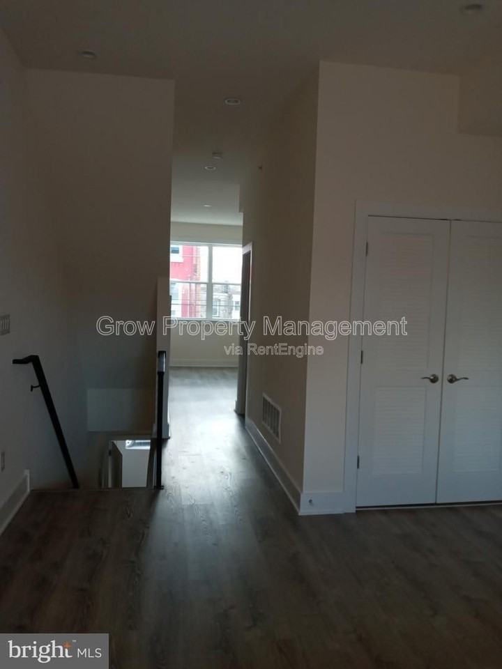 2127 N 9th St #1 - Photo 2 of 15