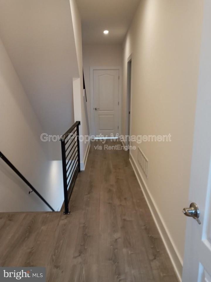 2127 N 9th St #1 - Photo 3 of 15