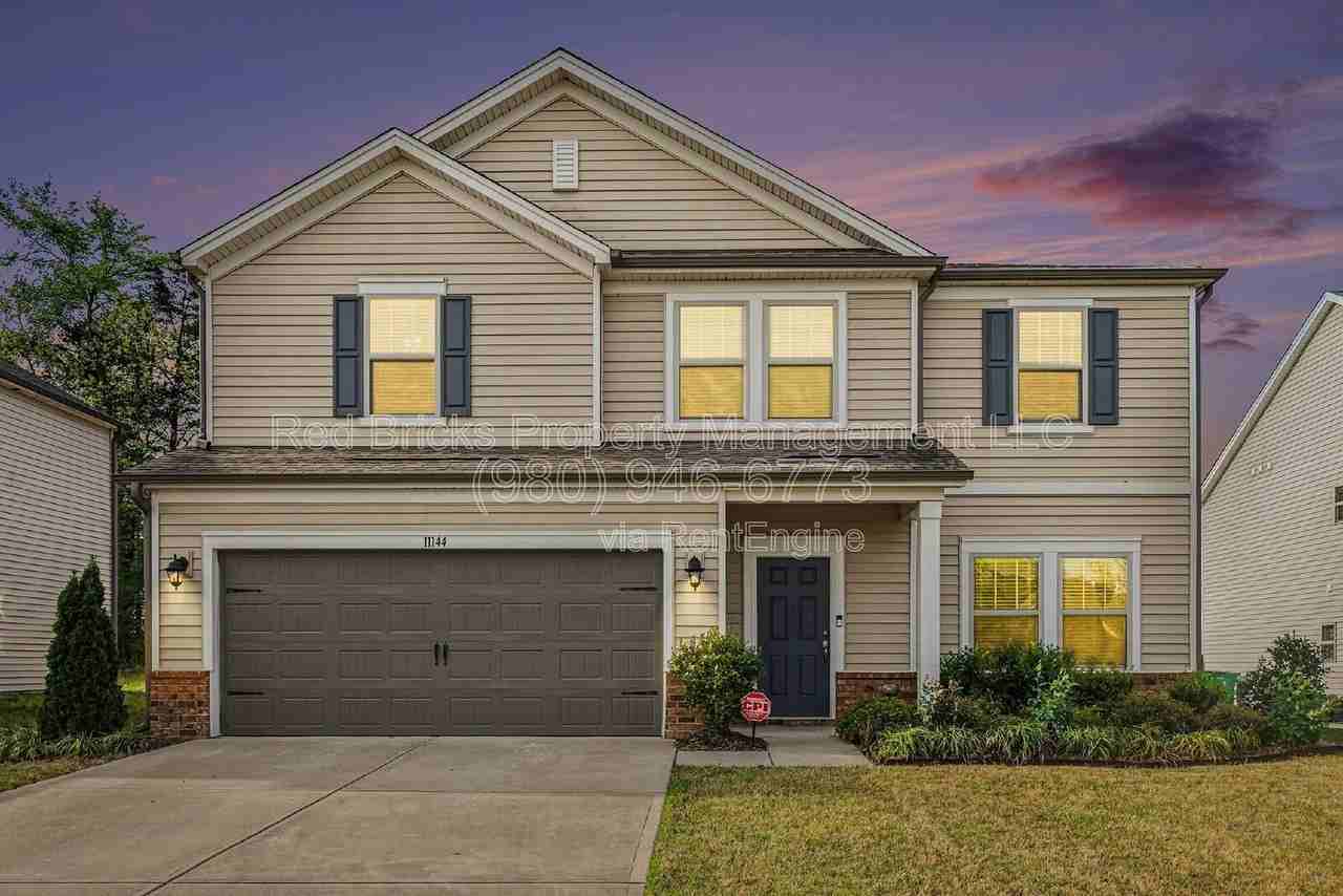 11144 Comiskey Ln - Photo 2 of 34