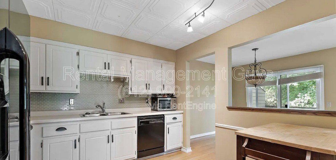 7390 Stewart Dr - Photo 2 of 10