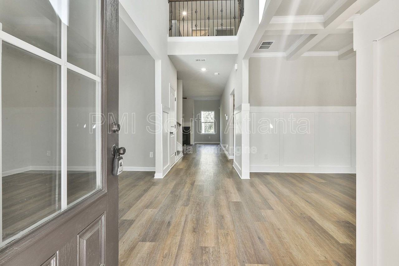 10 Singletree Ln - Photo 2 of 49