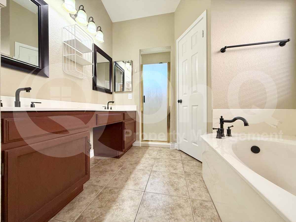 4121 E Nighthawk Way - Photo 4 of 47