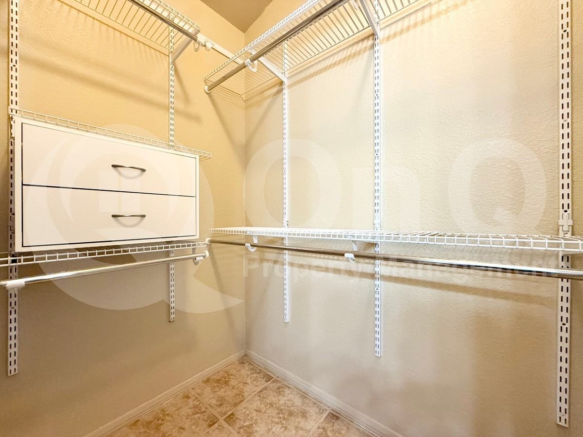 4121 E Nighthawk Way - Photo 5 of 47