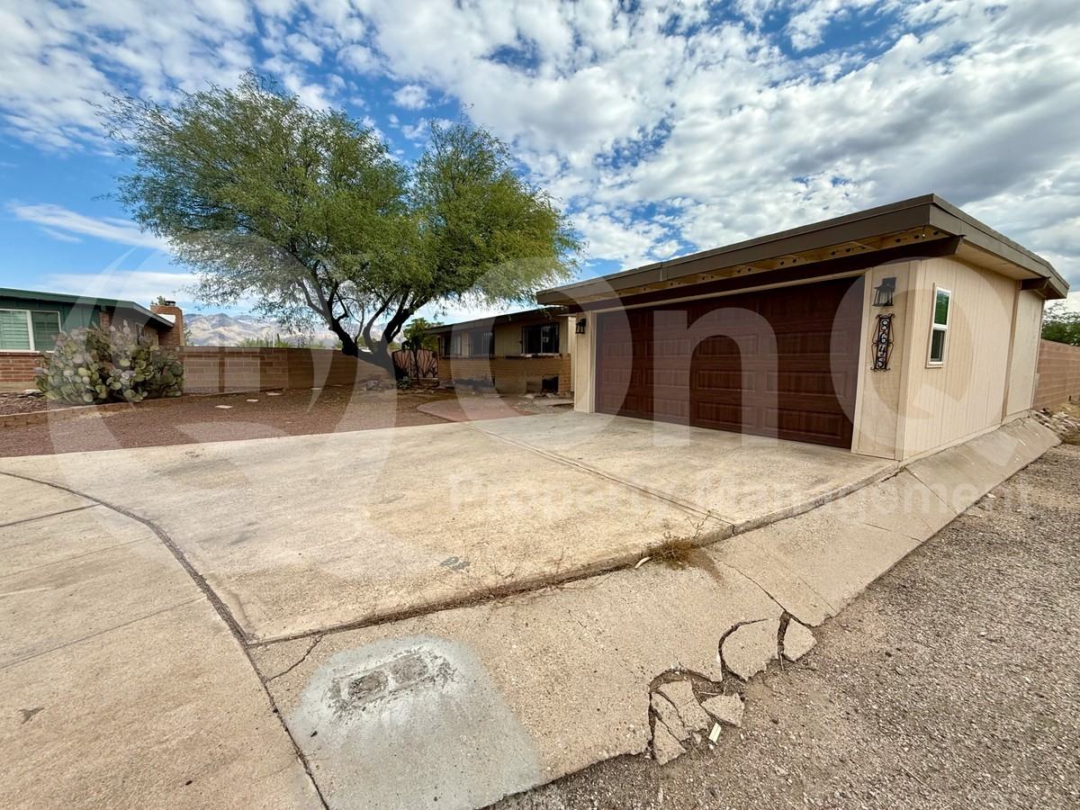 8645 E Bellevue Pl - Photo 2 of 22