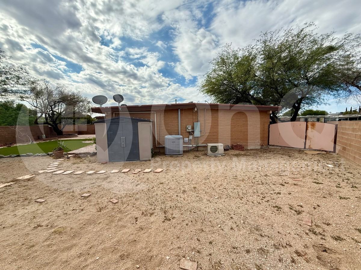 8645 E Bellevue Pl - Photo 4 of 22