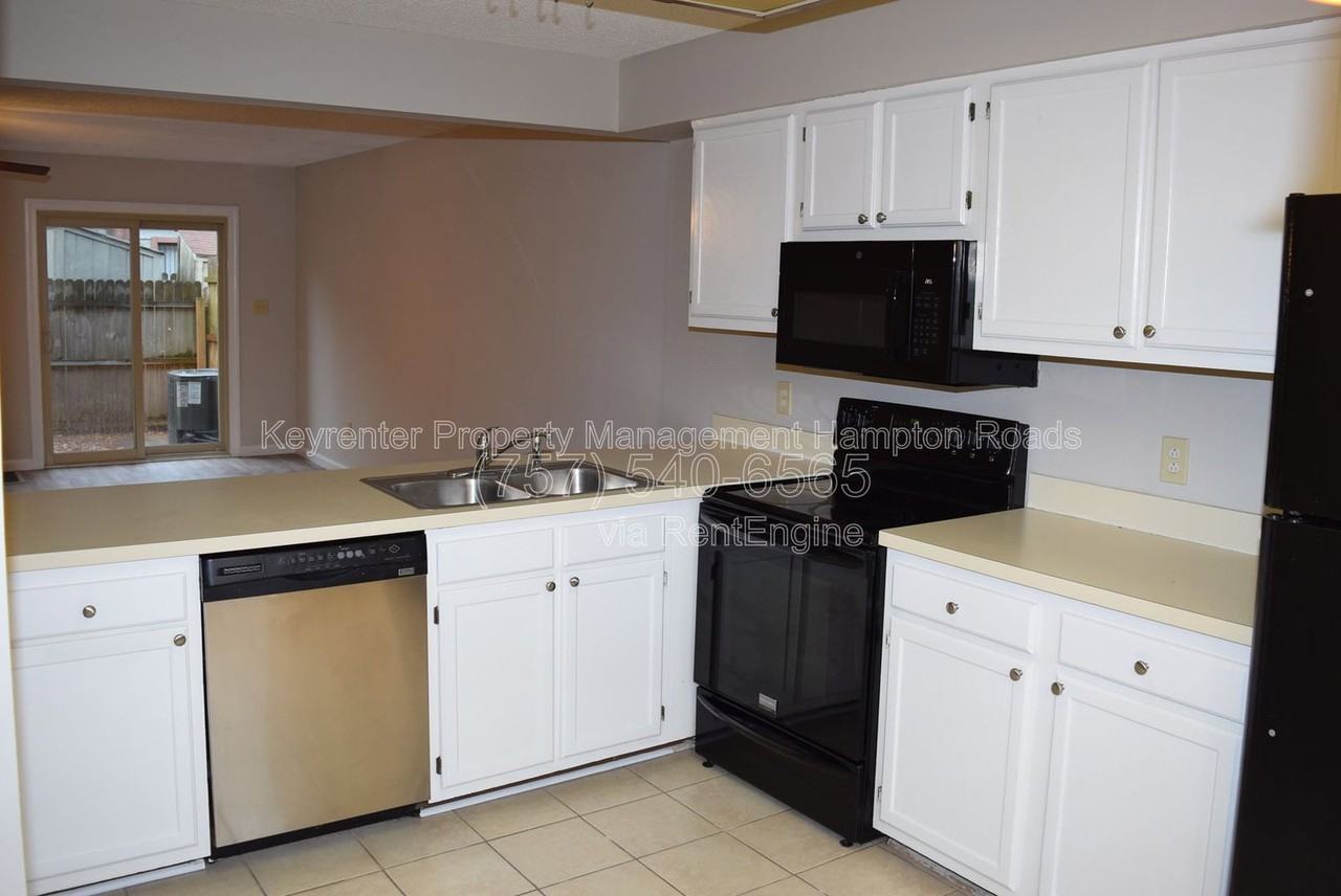 1412 Woodscape Ln - Photo 2 of 38