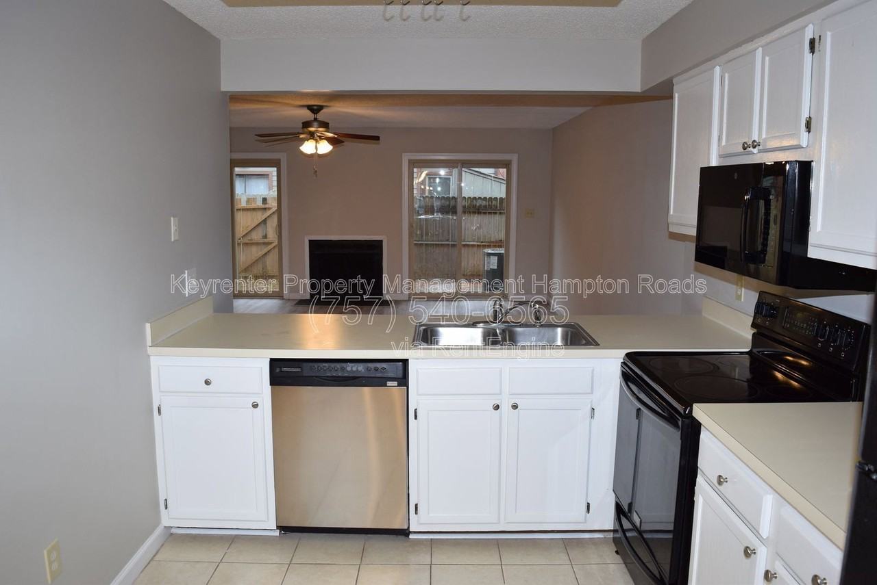 1412 Woodscape Ln - Photo 4 of 38