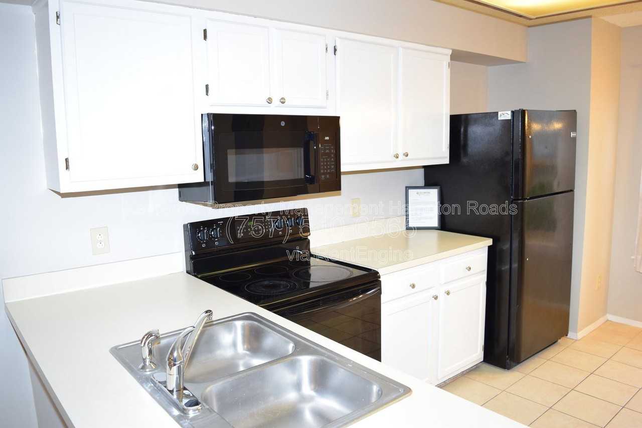 1412 Woodscape Ln - Photo 5 of 38