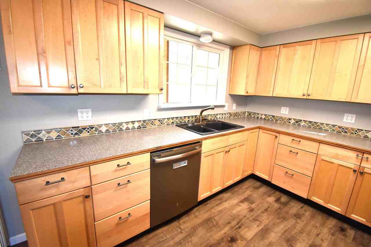 685 N 4th St - Photo 3 of 31