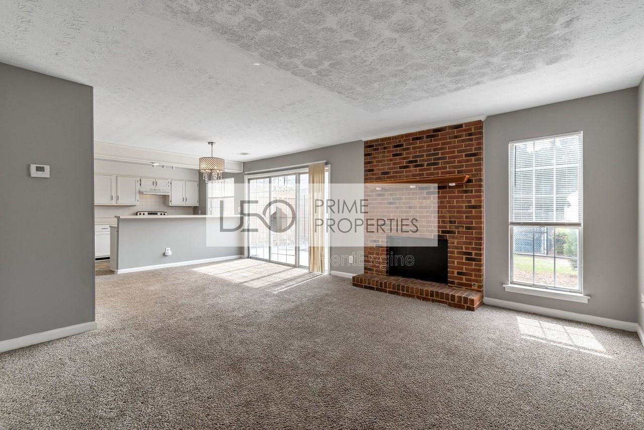 5546 Clover Rise Ln - Photo 3 of 15