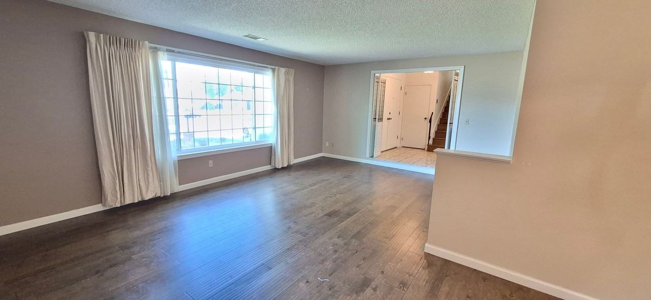 110 Wayne Ct - Photo 3 of 39