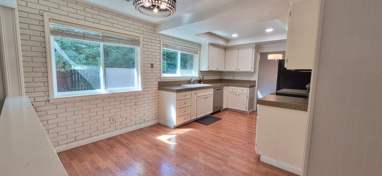 110 Wayne Ct - Photo 6 of 39