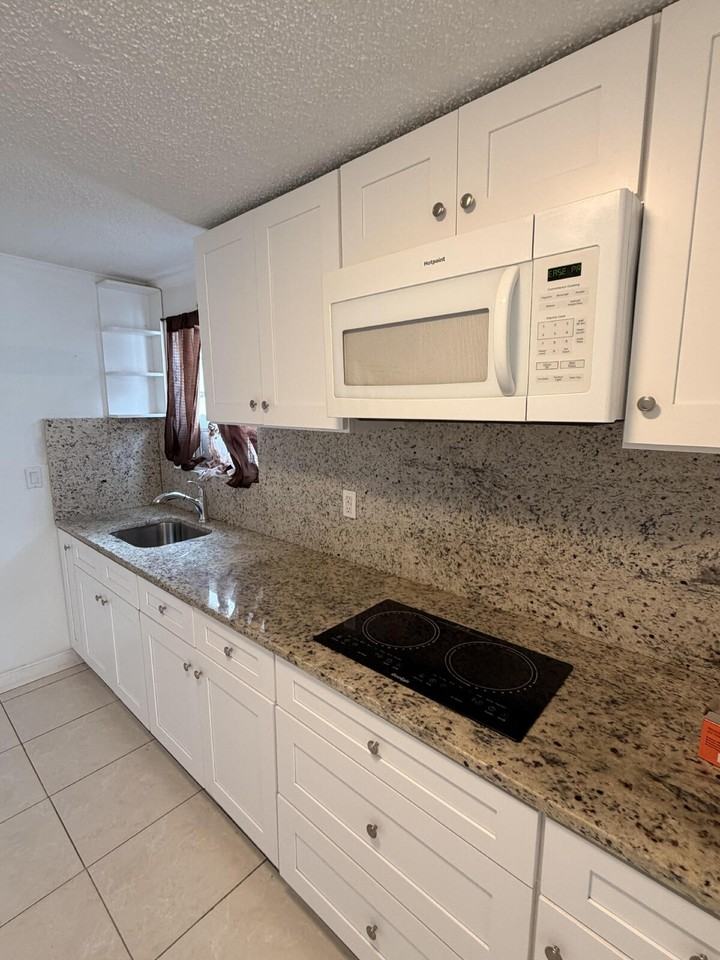 3016 E Wilder Ave - Photo 3 of 21