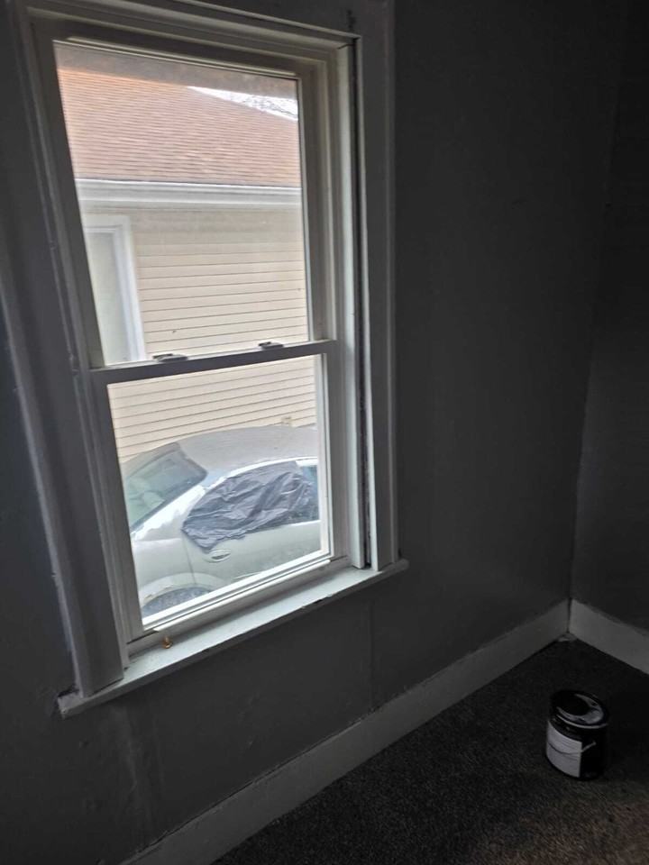 1023 Barrie Ave - Photo 4 of 16