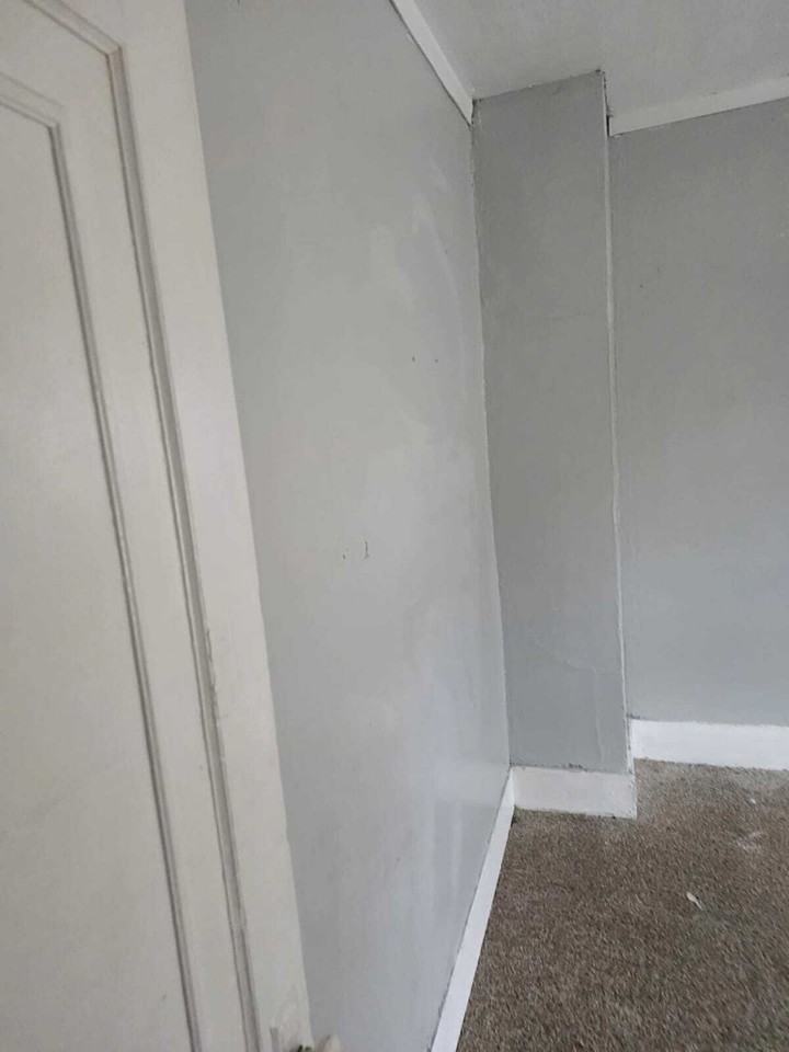 1023 Barrie Ave - Photo 5 of 13