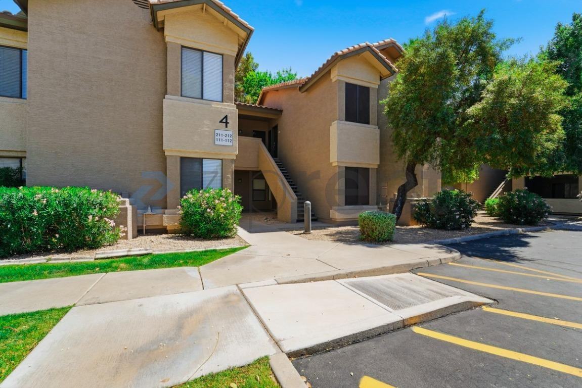 9600 N 96th St #212 - Photo 2 of 40