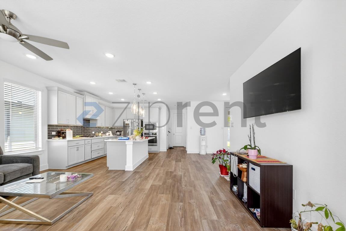 3140 Eddington Dr - Photo 5 of 28