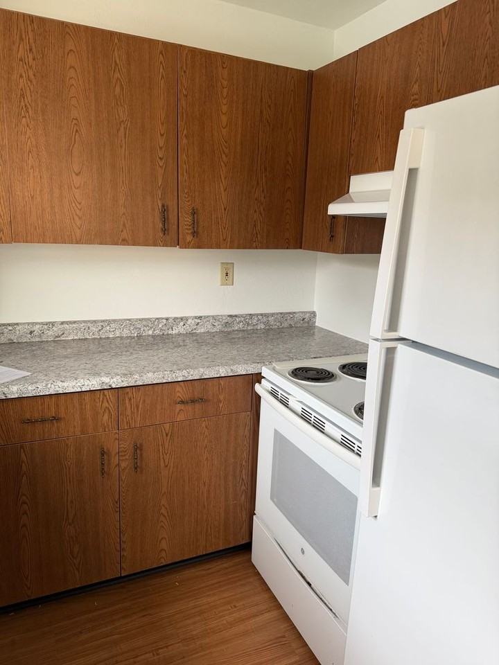Jamesway Apartments - Photo 5 of 9