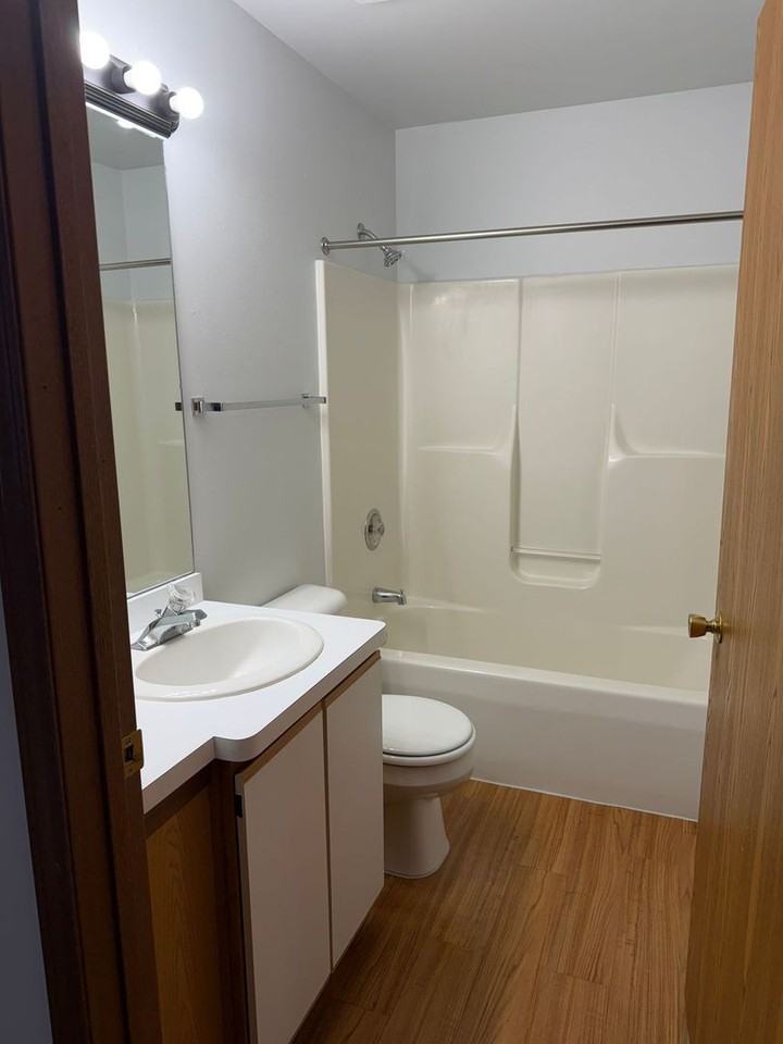 Jamesway Apartments - Photo 6 of 9