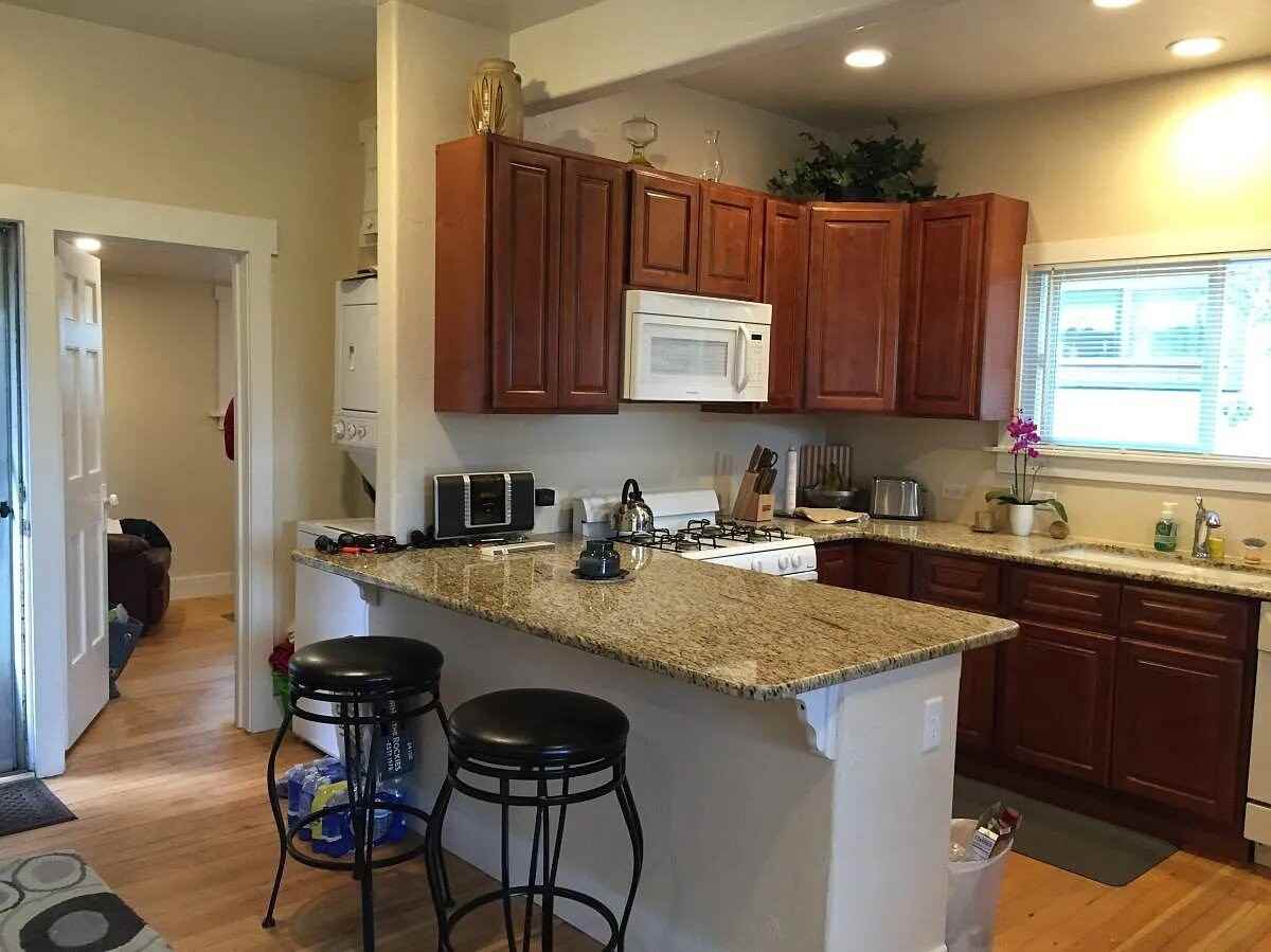 932 Grandview Ave - Photo 3 of 14