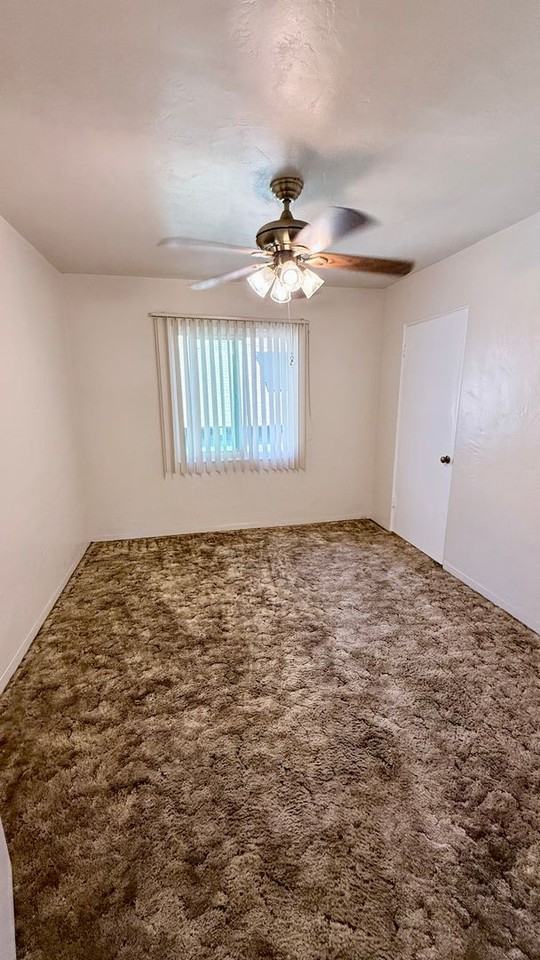 2205 O St - Photo 4 of 9