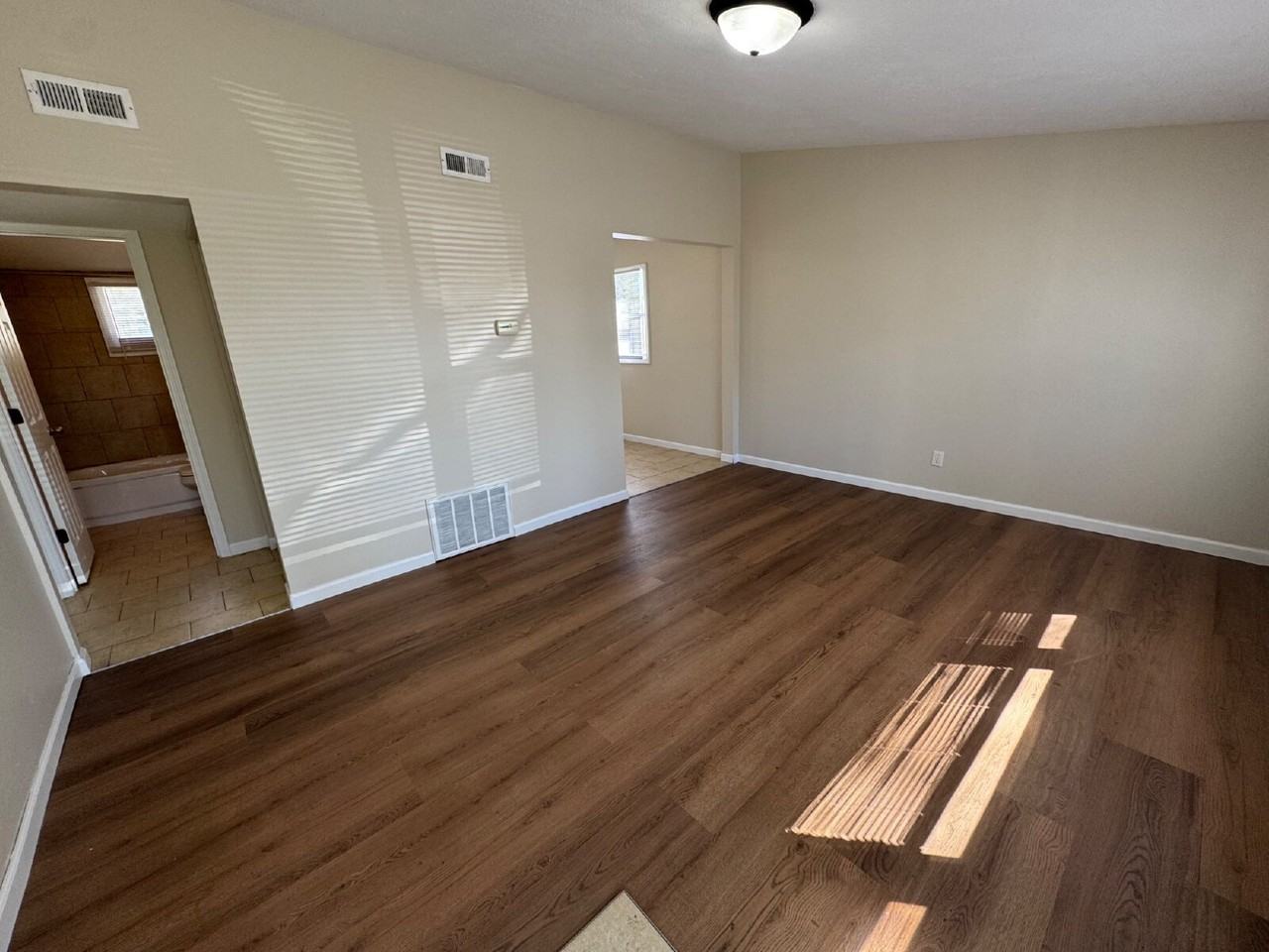 1036 N Indiana Ave - Photo 3 of 13