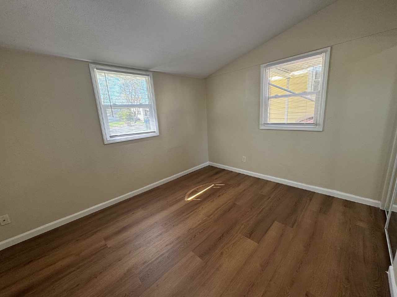 1036 N Indiana Ave - Photo 7 of 13