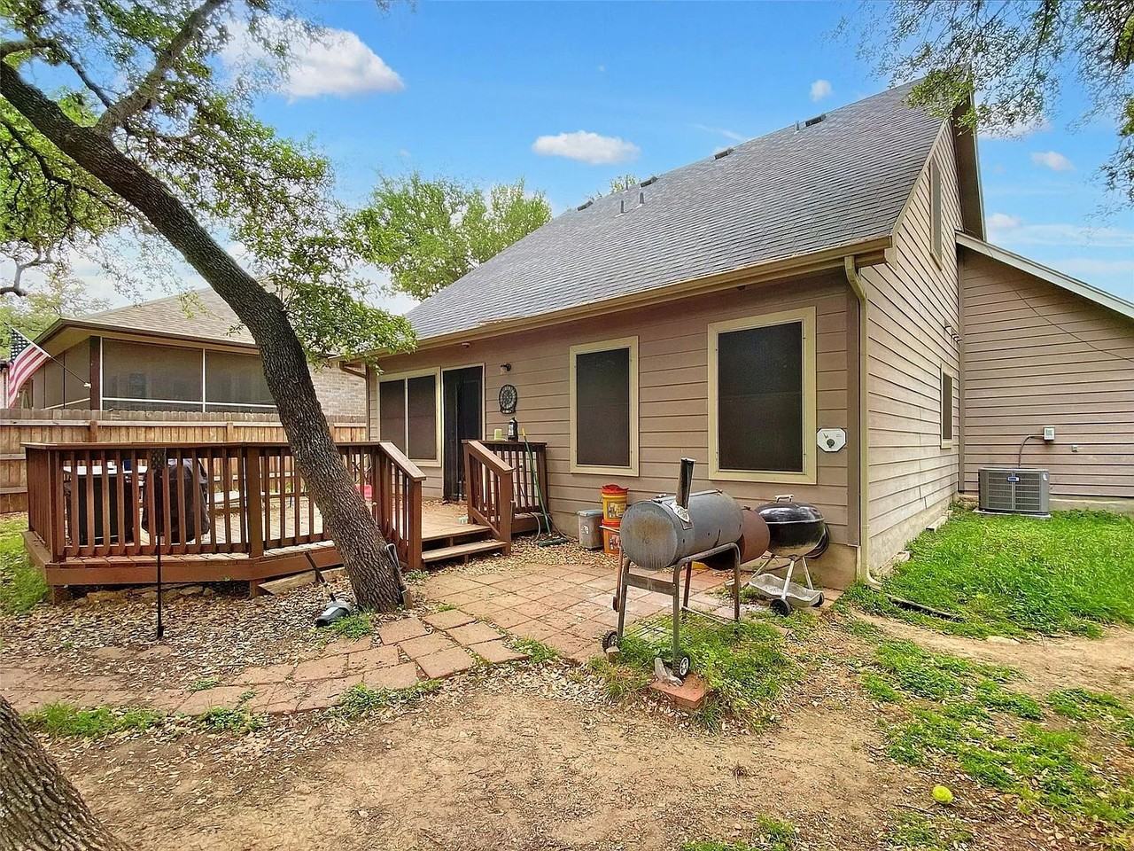 2009 Ridge View Dr - Photo 2 of 5