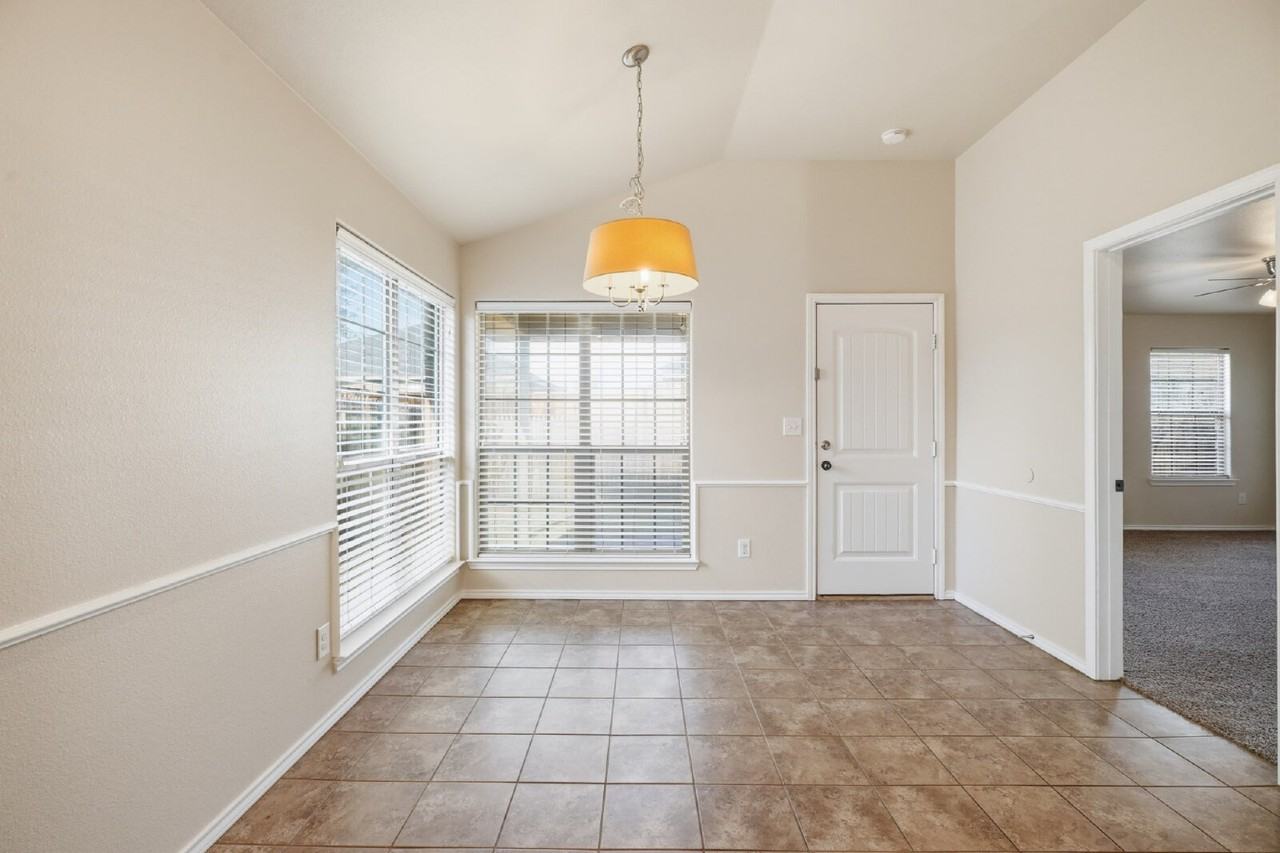 9304 Remington Ave - Photo 3 of 13