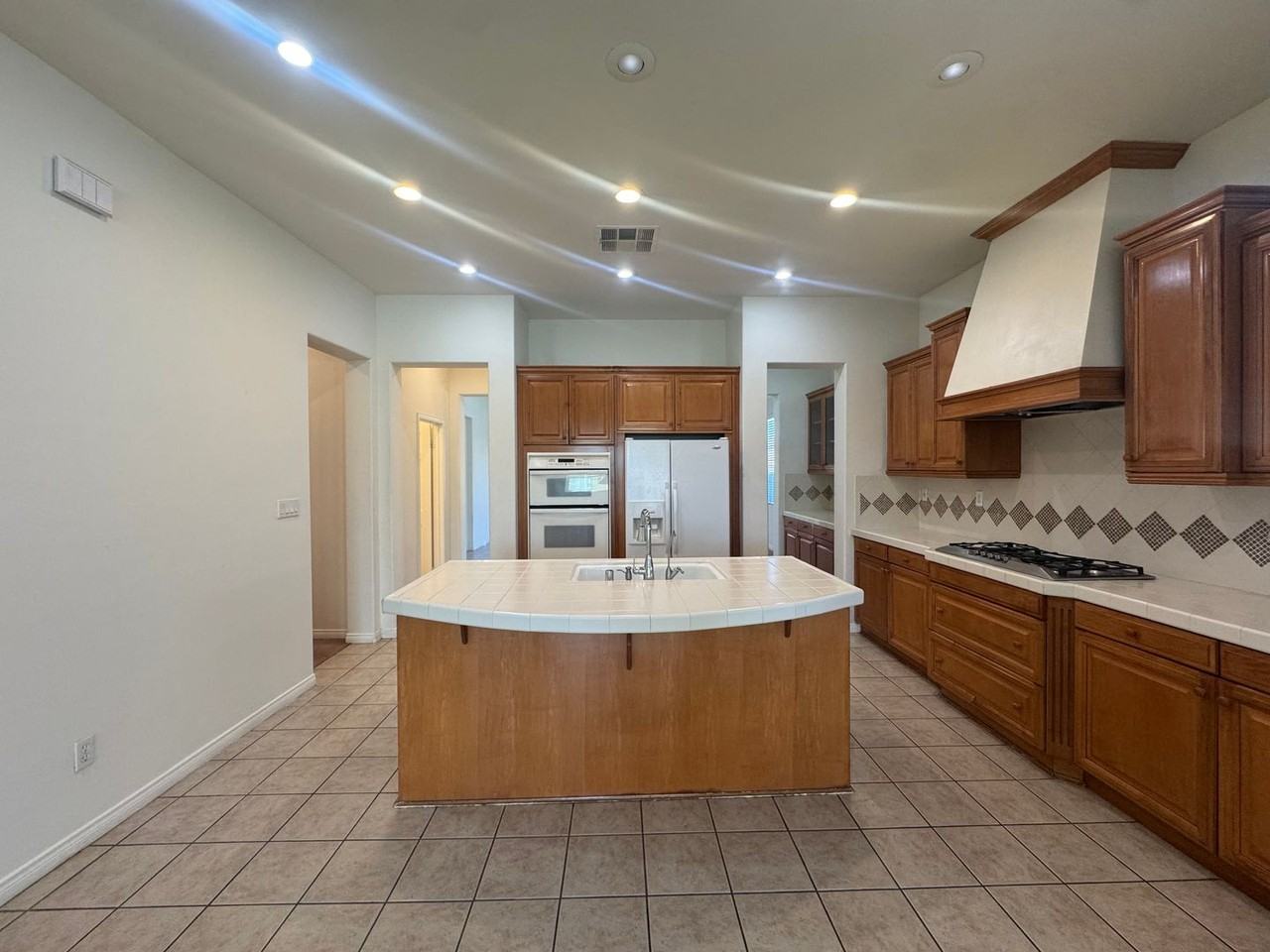 9311 Camargo Way - Photo 3 of 18