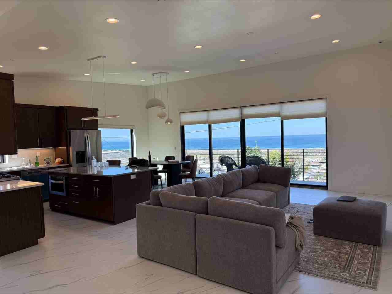 2670 Laurel Ave - Photo 3 of 41