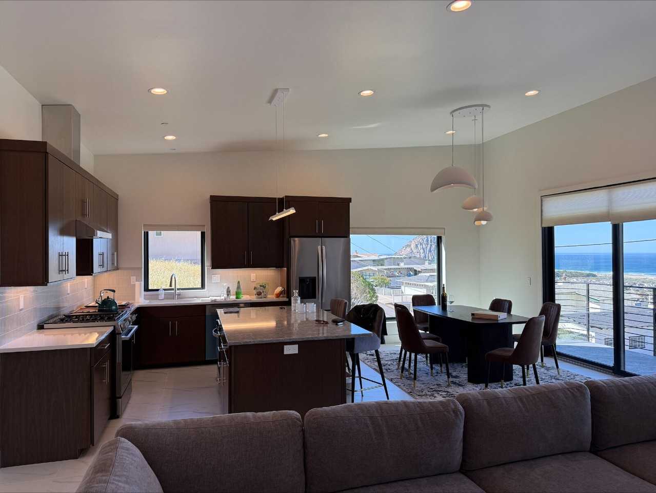 2670 Laurel Ave - Photo 4 of 41