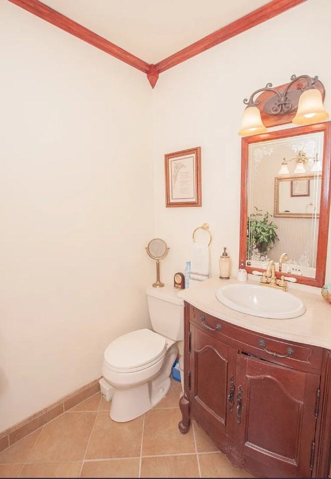 3936 Plantation Dr - Photo 3 of 37