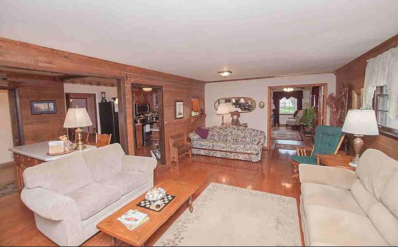 3936 Plantation Dr - Photo 6 of 37