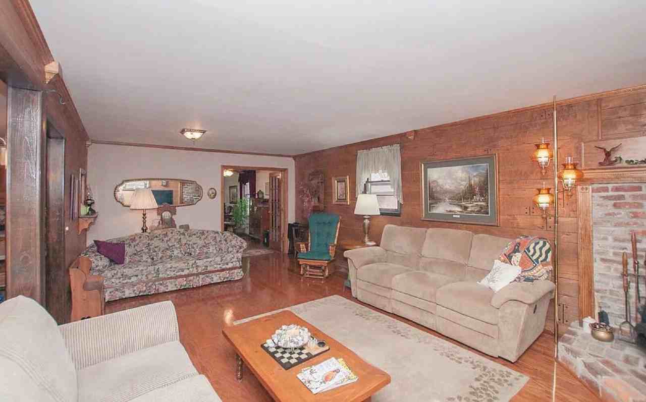 3936 Plantation Dr - Photo 7 of 37