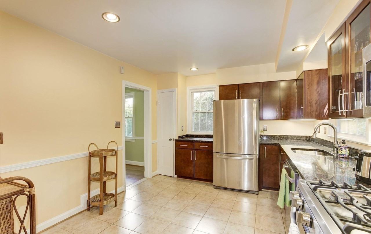 9209 Wendell St - Photo 7 of 28