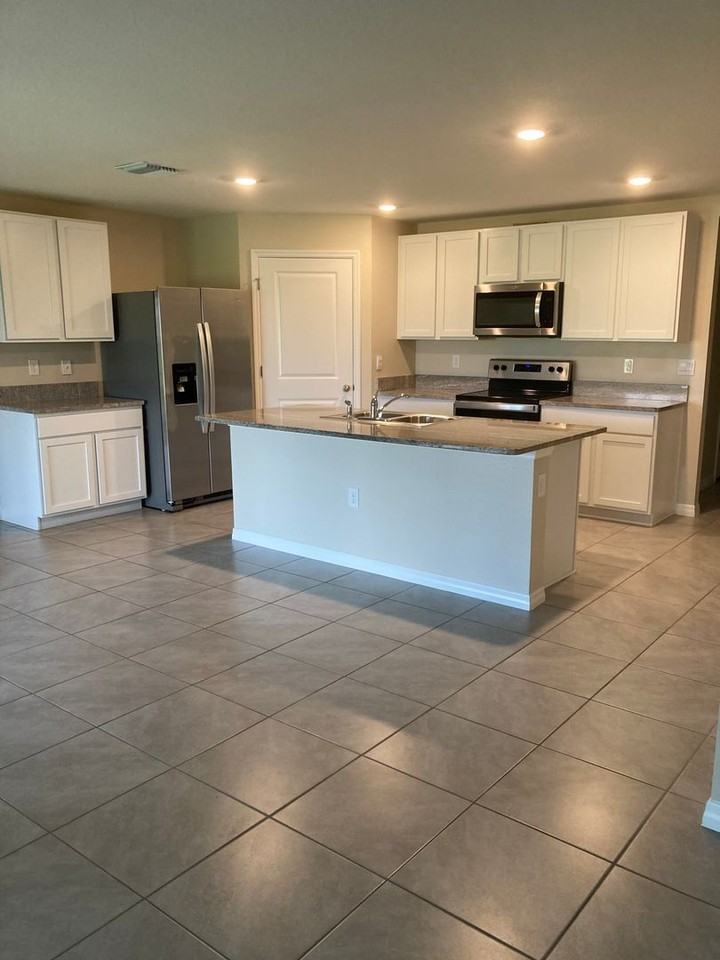 8626 Triumph Cir - Photo 2 of 26