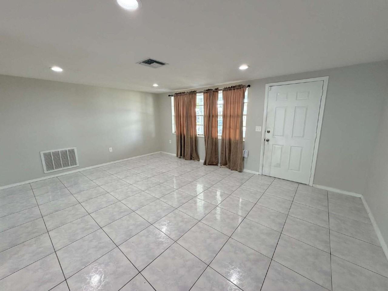 5706 Chipper Dr - Photo 2 of 18