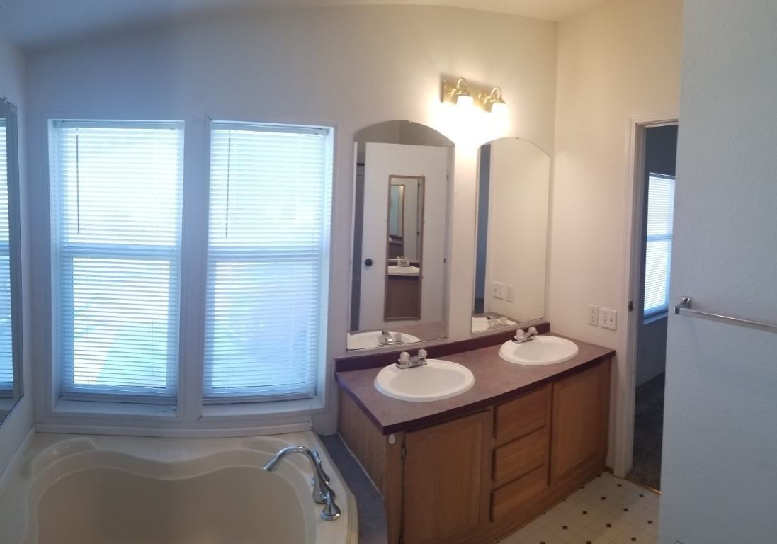 4538 W 1000 N - Photo 7 of 10