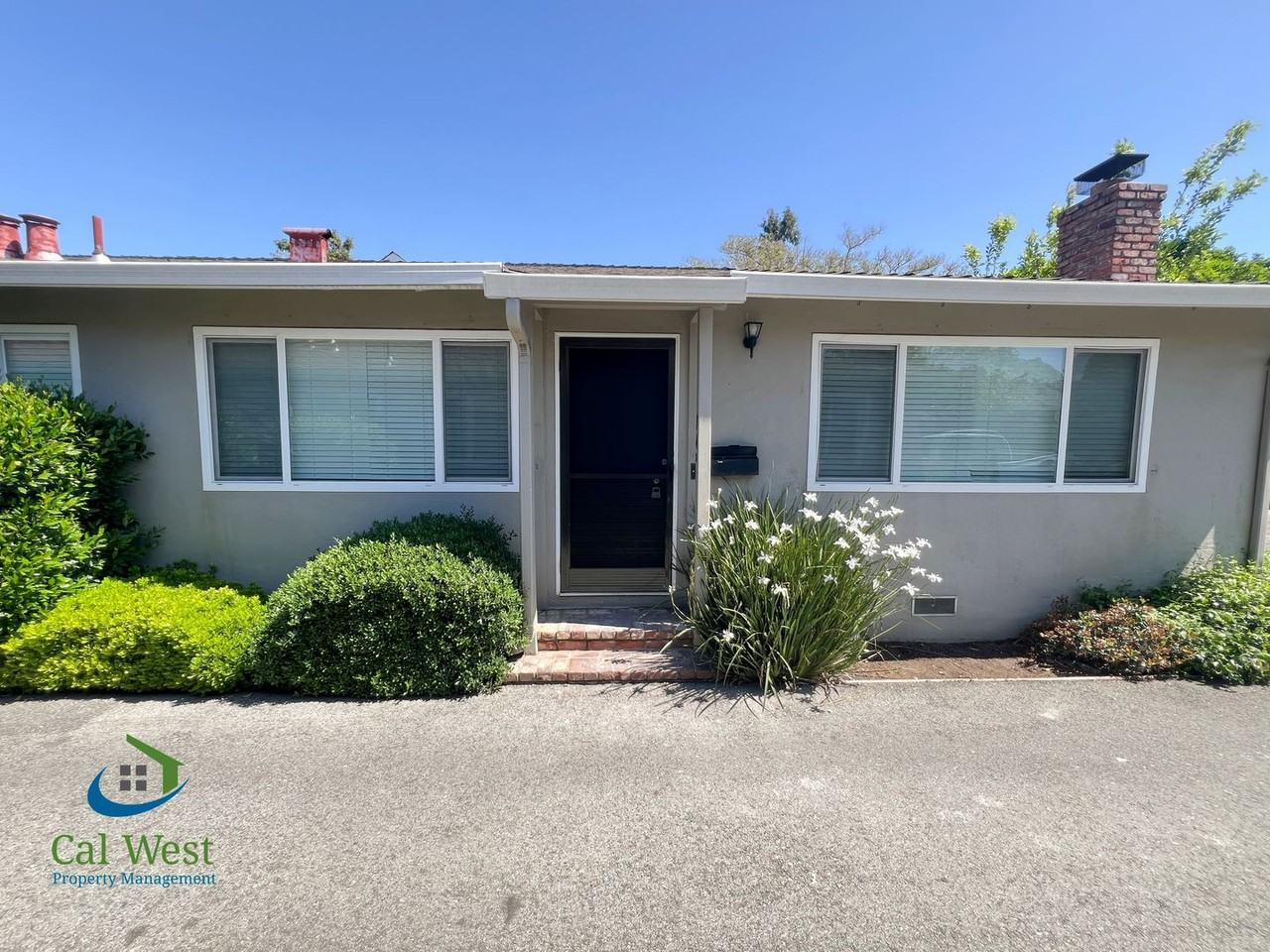 74B Lester Ave - Photo 4 of 17